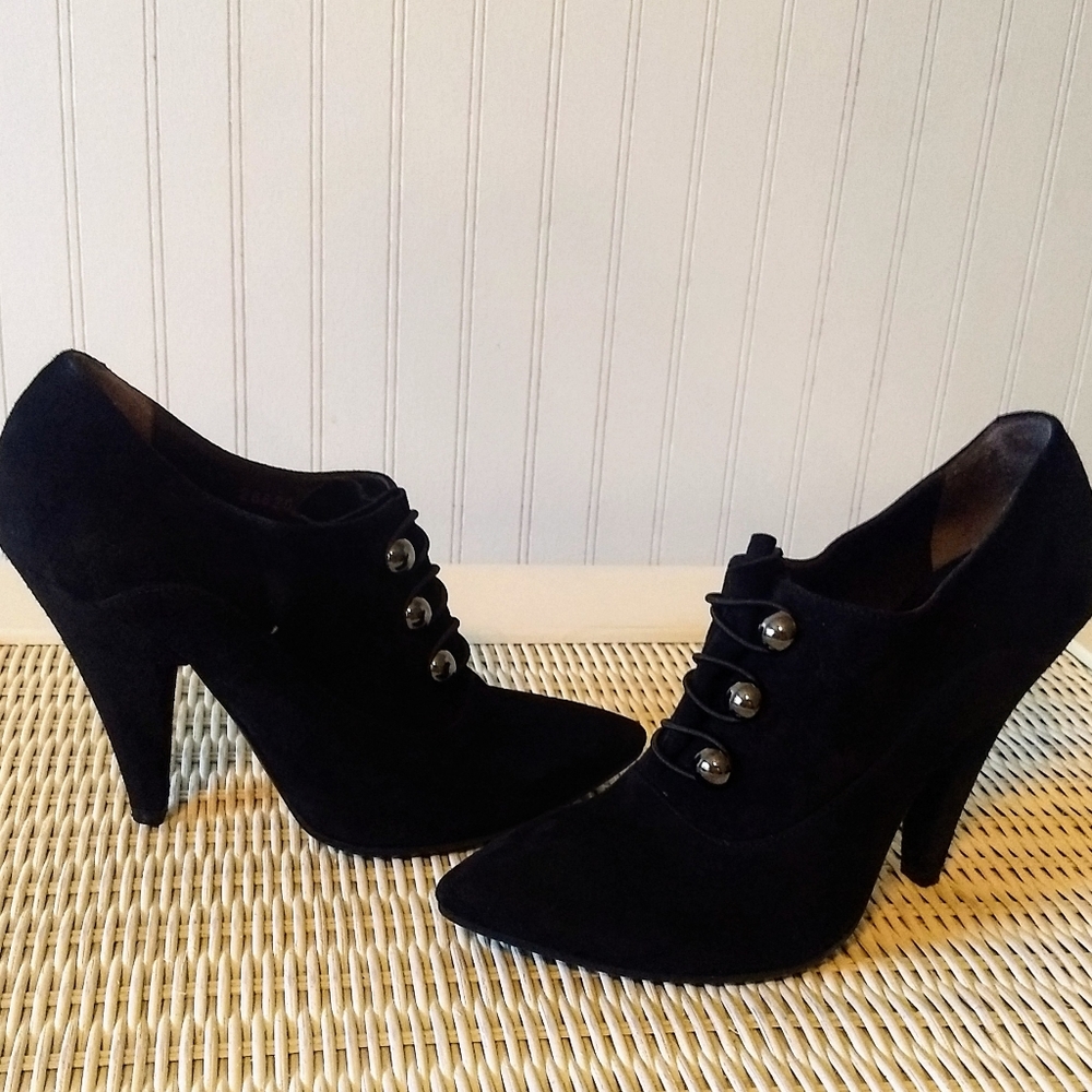 JANET AND JANET PUMPS SIZE  39/8.5